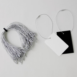 糸ロックス-Ｒ【シルバー/20cm/100本入】　提げ札用糸ループ　作品をより個性的に！ 1枚目の画像