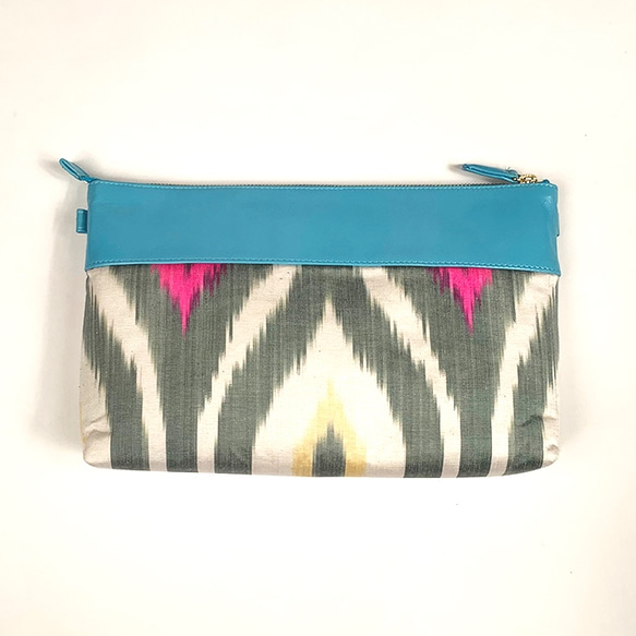 民族布のキルティングと革の大きめポーチ　IKAT POUCH (aqua pink) 3枚目の画像