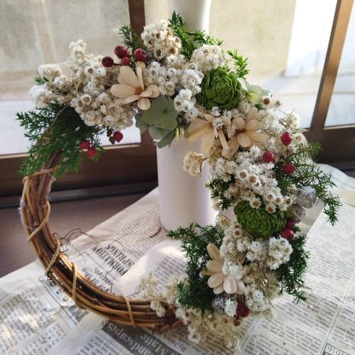 送料無料）ドライフラワーリース クリスマスカラーの、 ドライフラワー