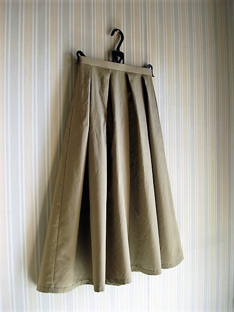 タックスカート★カーキベージュ ヘリンボーン織綿