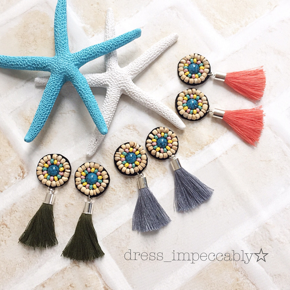 ウッドビーズ刺繍のタッセルピアス☆夏ピアス♡＋100円イヤリング変更可能です☺︎ 1枚目の画像