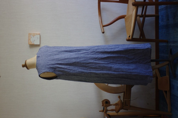 久留米絣白×紺色に紺ネップロング丈ワンピース 4枚目の画像