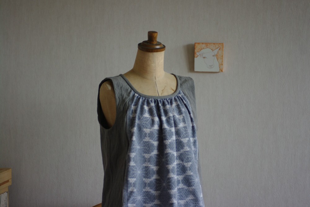 久留米絣の小さなブラウス　菖蒲柄グレー