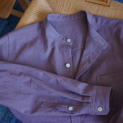 モーヴグレー色ハーフリネンのシャツ 5枚目の画像