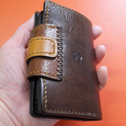 《【送料無料】厚手ダークブラウン牛革ハーフサイズ超コンパクトミニ二つ折り財布　(ホック止めタイプ)TIO-HFS007》 9枚目の画像