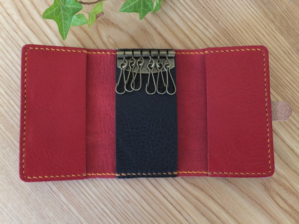 【送料無料】シボが手に馴染む赤いシュリンク牛革の総手縫いＴＩＯオリジナル６連キーケース　TIO-K001 3枚目の画像