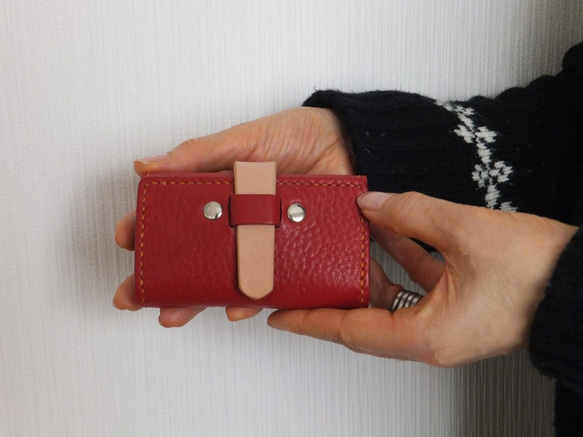 【送料無料】シボが手に馴染む赤いシュリンク牛革の総手縫いＴＩＯオリジナル６連キーケース　TIO-K001 5枚目の画像