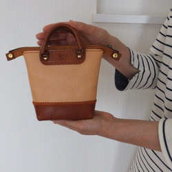 【送料無料】総手縫いミニミニトートバッグタイプのポーチ　ＴＩＯーＭＢ００３ 1枚目の画像