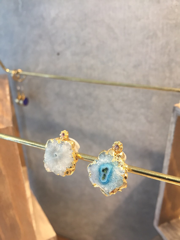 solarquartz earring 1枚目の画像