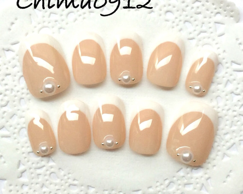 ネイルチップ　ニュアンスネイル　フレンチネイル　ワンカラー　ベージュ　上品 王道 ヌーディーベージュホワイトフレンチネイル ネイルチップ（つけ爪
