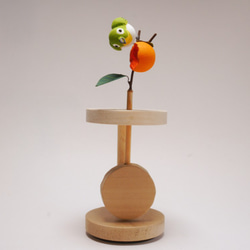振り子で動くメジロさんと柿の木 3枚目の画像