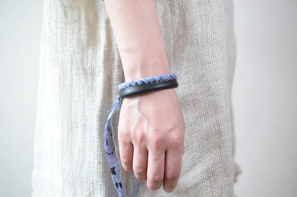 Lace Bangle ~bandanna ~【レザーブレスレット】”Black×lavender“ 2枚目の画像