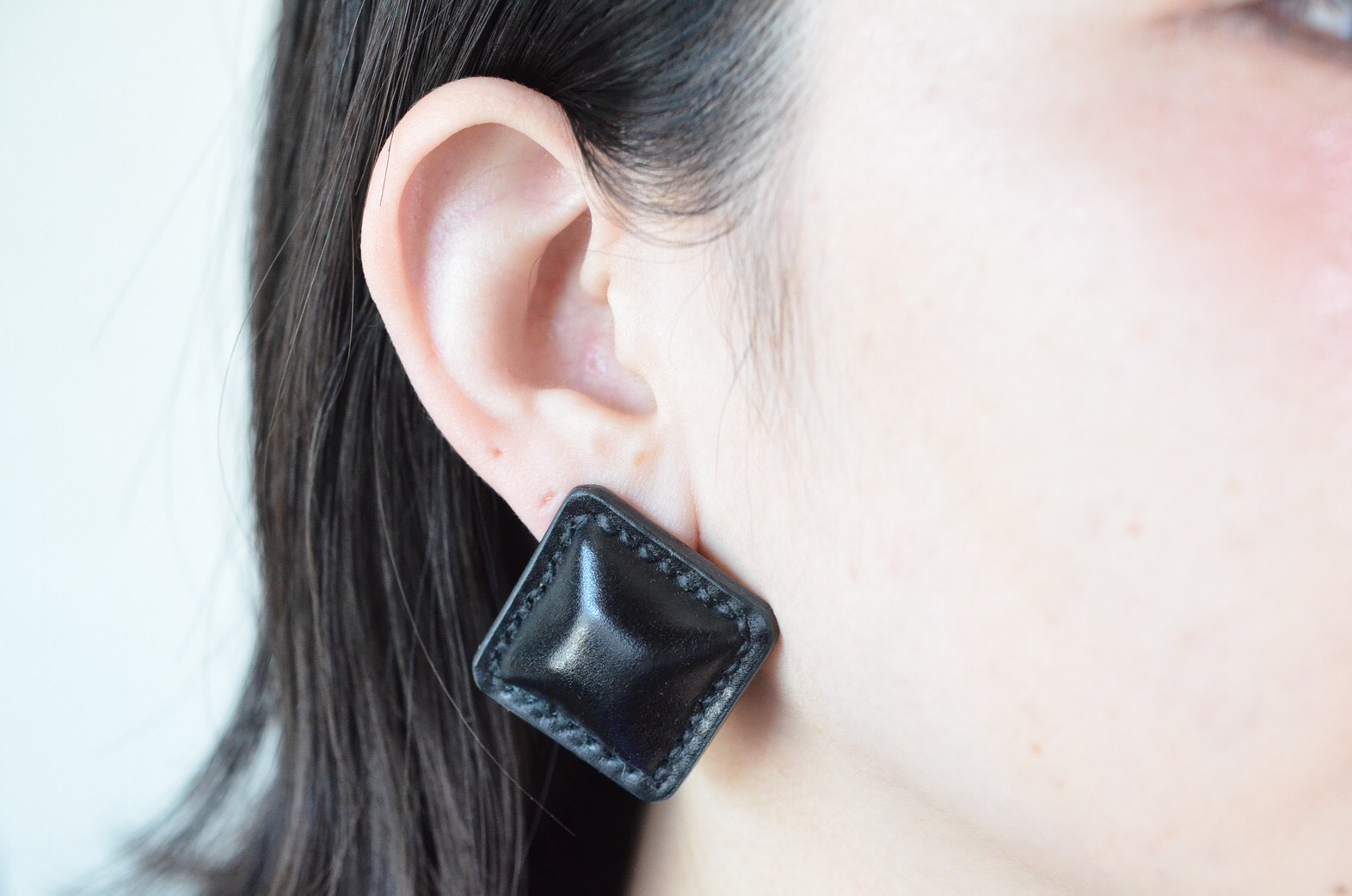 Cordovan Airas~square~ 【レザーピアス/イヤリング 】〝black〟