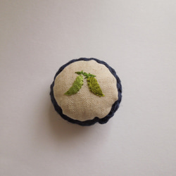 枝豆刺繍のピンクッション 1枚目の画像