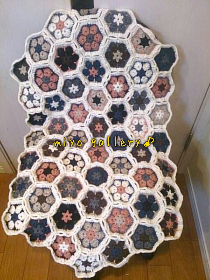 送料無料～可愛いカラフルお花のブランケット六角形(ウール100％)