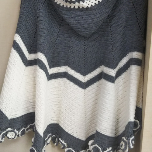 手編みのフード付きポンチョ～ウール100％(ブラウンorグレー)送料無料