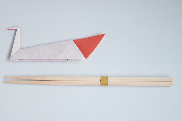 【再販】和紙の折り鶴が座る【祝箸】朱色 4枚目の画像