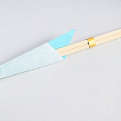 和紙の折り鶴が座る【祝箸】水色 2枚目の画像
