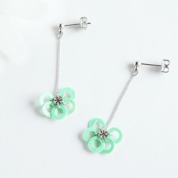 【和紙のピアス】butterfly flower_mint 1枚目の画像