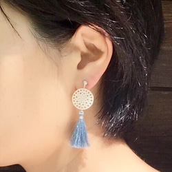 silk tassel lace silver _ blue（ピアス） 5枚目の画像