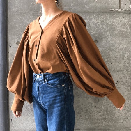 ふっくらパフスリーブブラウス(キャメル)