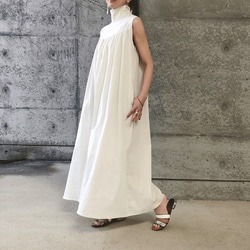 高領縮褶長洋裝（白色） 第1張的照片