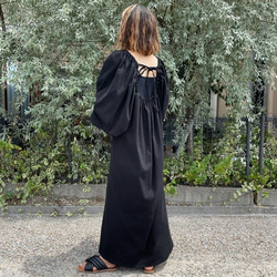 露背蓬鬆洋裝（黑色） 第10張的照片