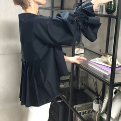 後褶燈籠袖上衣（海軍藍） 第9張的照片