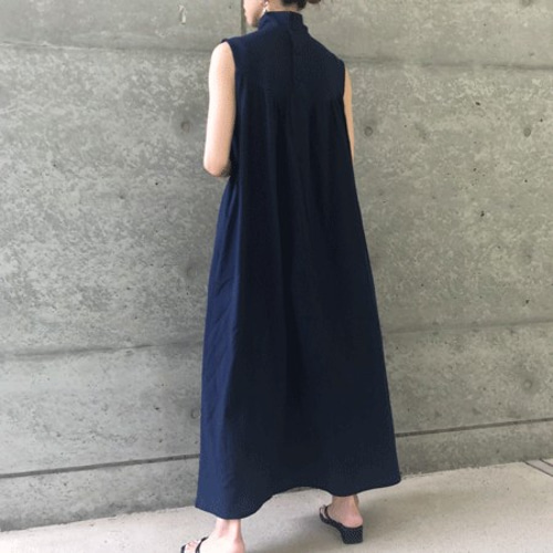 DESCENTE ネイビー ハイネック ワンピース タートルネックギャザーロング丈ワンピース(ネイビー) その他