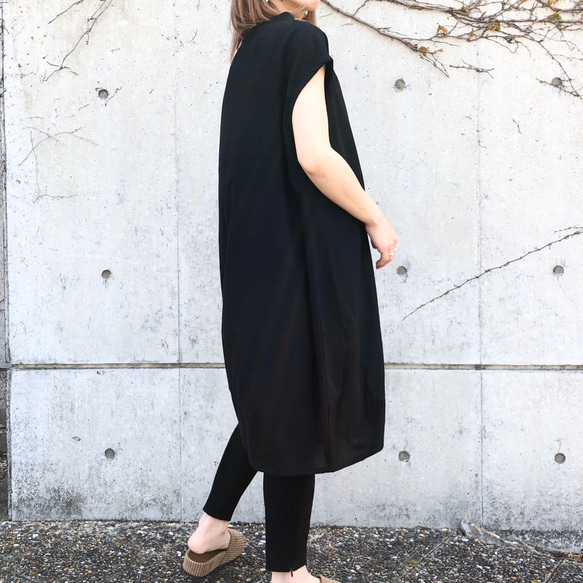 100% 柔軟棉繭連衣裙（黑色） 第6張的照片