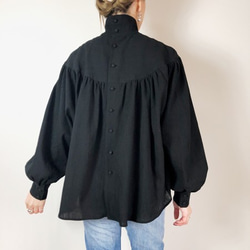 100%棉插肩袖縮褶襯衫（黑色） 第1張的照片