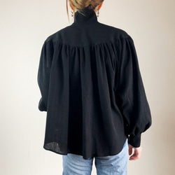 100%棉插肩袖縮褶襯衫（黑色） 第7張的照片
