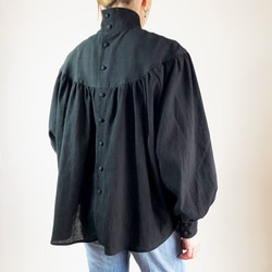 100%棉插肩袖縮褶襯衫（黑色） 第9張的照片