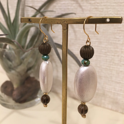 Pearly Wood x Smoky Quartz x Antique Beads Earrings 1枚目の画像