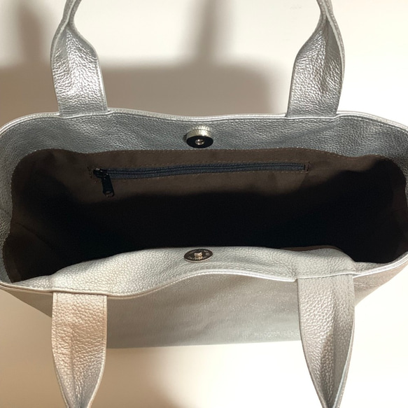本革 ハンドメイド レザートートバッグ レディース ミニトート シルバー グレー プレゼント 女性用 銀色 機能性 4枚目の画像