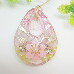 桜とツバメ☆春呼ぶオルゴナイトネックレス 3枚目の画像