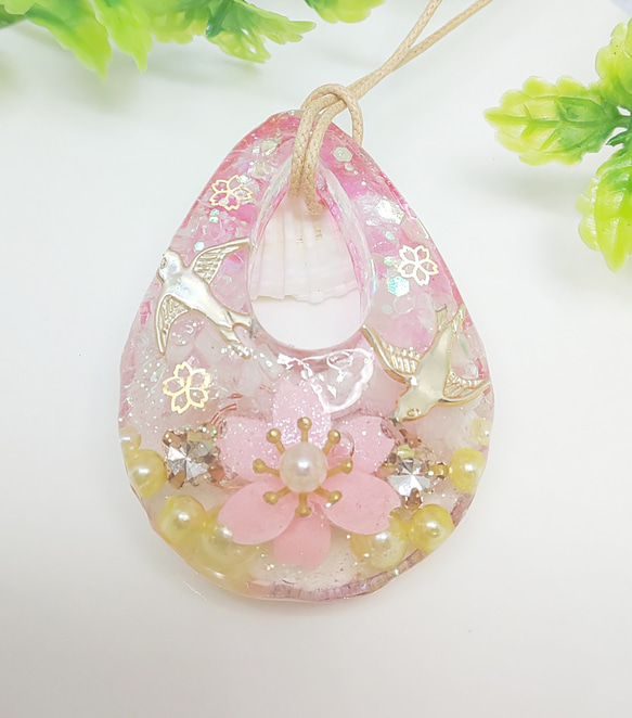 桜とツバメ☆春呼ぶオルゴナイトネックレス 3枚目の画像
