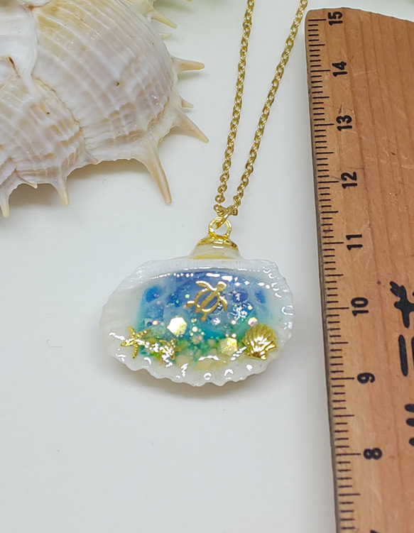 海の貝殻オルゴナイトネックレス 3枚目の画像