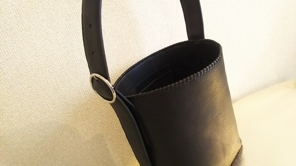 ☆サイズ変更して再販☆手縫いシュリンクレザーショルダーBag☆受注生産 2枚目の画像