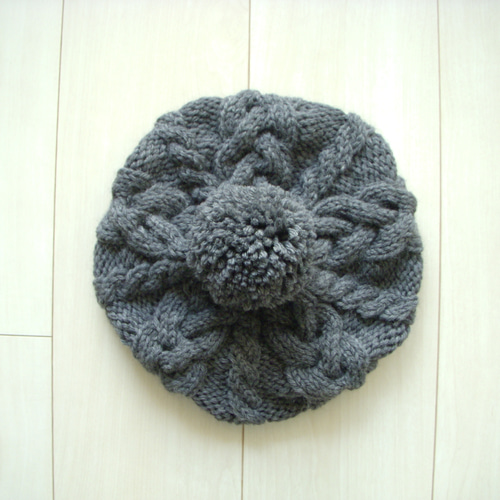 ケーブル編みニットベレー帽 ダークグレー キャップ 凛 通販 674857