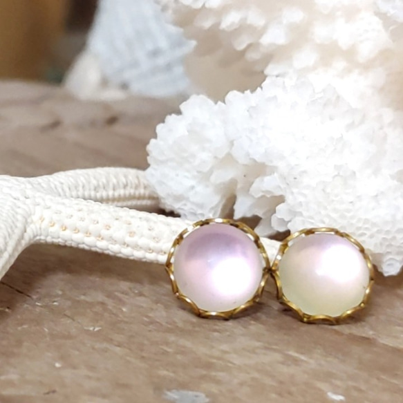 50%off セール！Pure Heart earrings（ピアスorイヤリング）Vintage pink glass 1枚目の画像