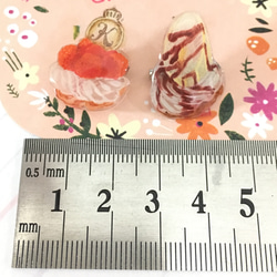 小さなケーキのブローチ★クランベリーとバナナチョコ 4枚目の画像