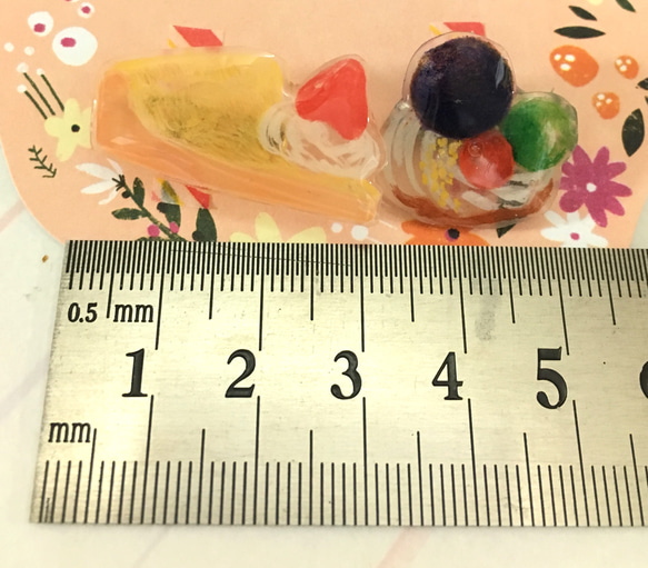 小さなケーキのブローチ★チーズケーキとフルーツタルト 4枚目の画像