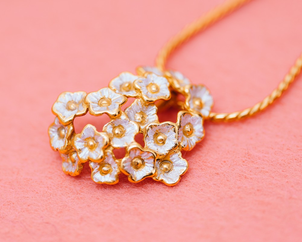 カスミソウ ペンダントトップ  (チェーンセット)