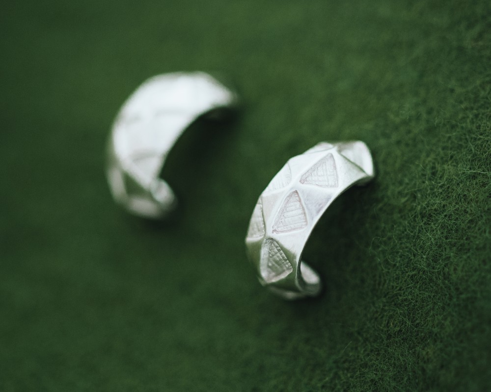 鱗模様 ピアス シルバー or ゴールド (イヤリングもオプション購入で可）