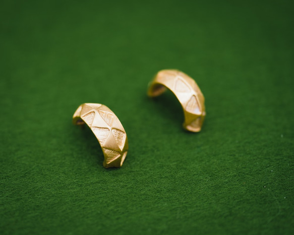 鱗紋耳環 銀色或金色（耳環也可作為選項提供） 第4張的照片