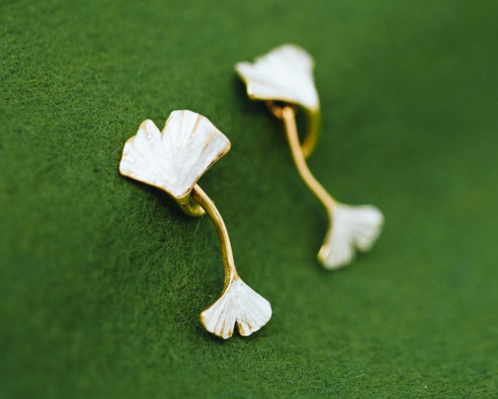 いちょう 揺れるイヤリング