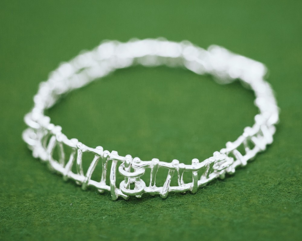 Twig ブレスレット - ハンドメイド・コンテンポラリージュエリー