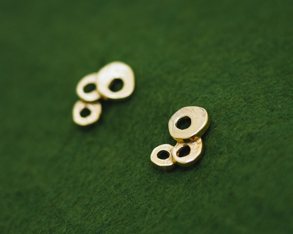 ブクブク ピアス ゴールド