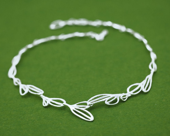 フェザー ネックレス - コンテンポラリージュエリー ネックレス